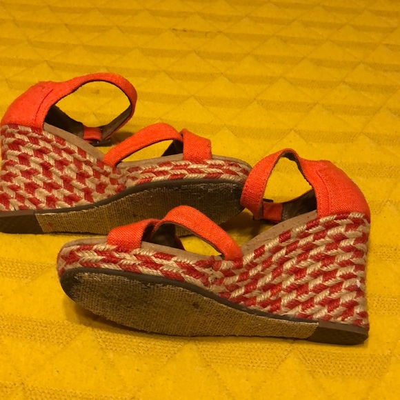 TOMS coral wedges - Picture 3 of 5